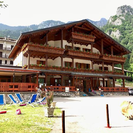 Hotel Le Pinete เปียซซาตอร์เร ภายนอก รูปภาพ