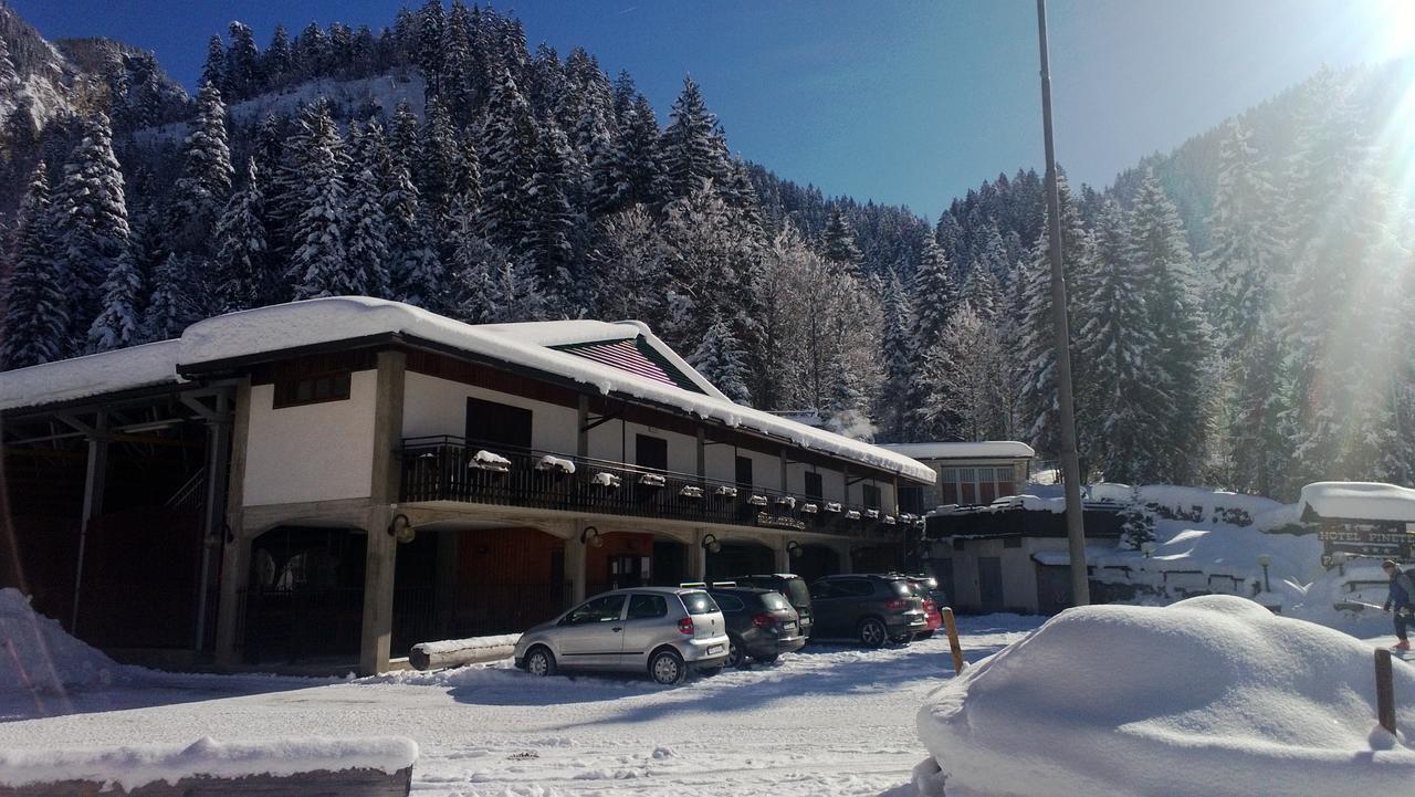 Hotel Le Pinete เปียซซาตอร์เร ภายนอก รูปภาพ